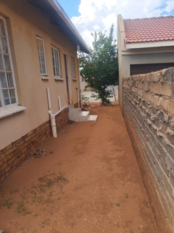 2 Bedroom Property for Sale in Tlhabane West North West